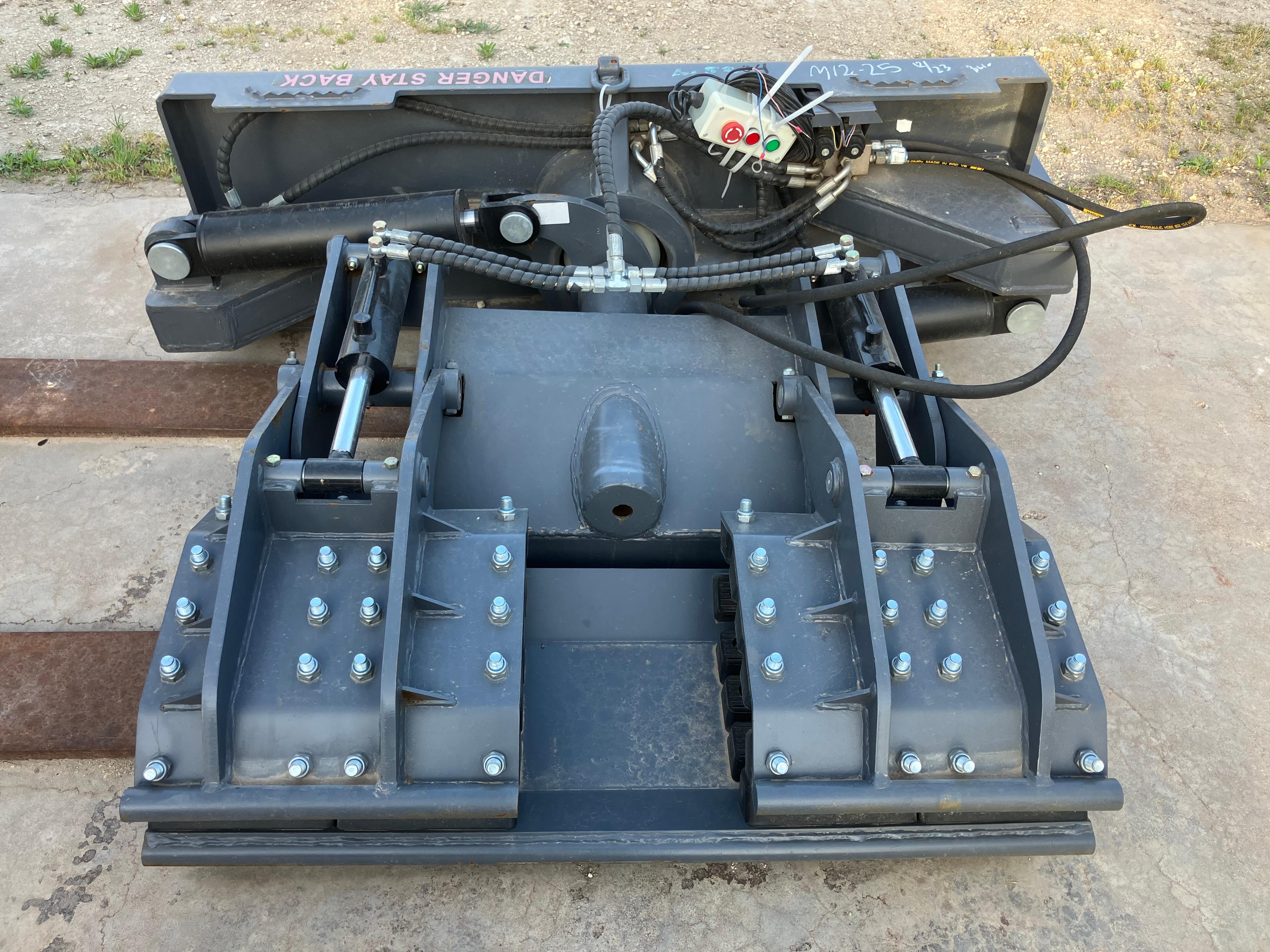 Landy HDPS610 Rotating Clamp for Skid Steer